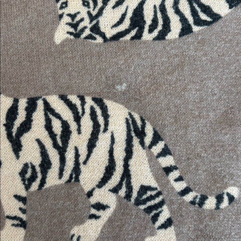 Tiger Sweater - Picture 3 of 3